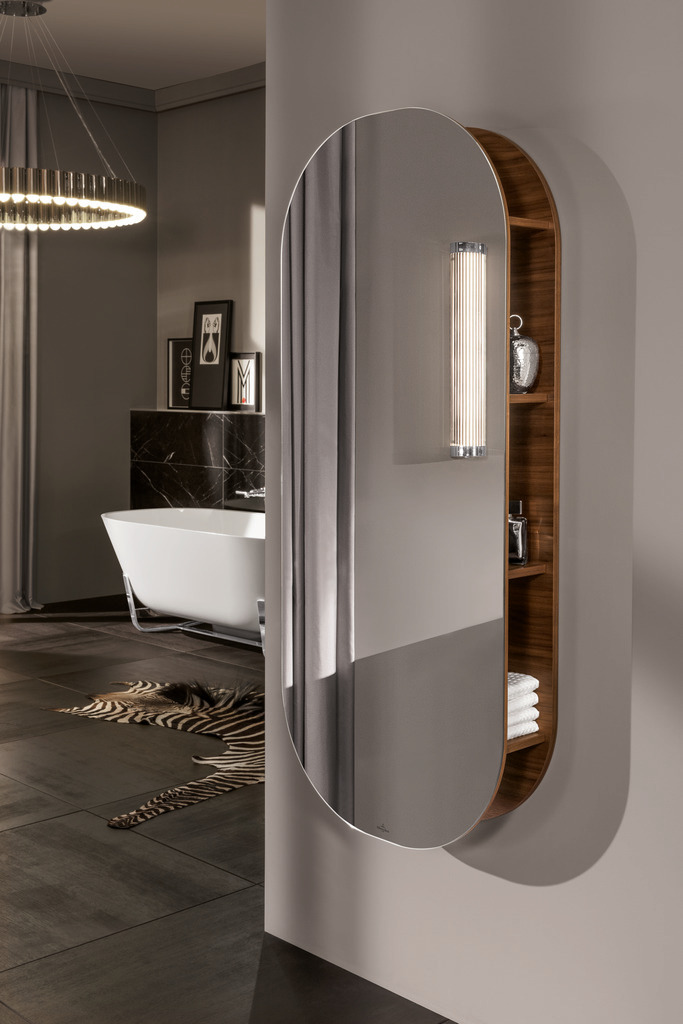 Badkamertrend: spiegels met ronde vormen. Villeroy & Boch spiegelkast Antheus #badkamertrends #badkamer #spiegel #spiegelkast
