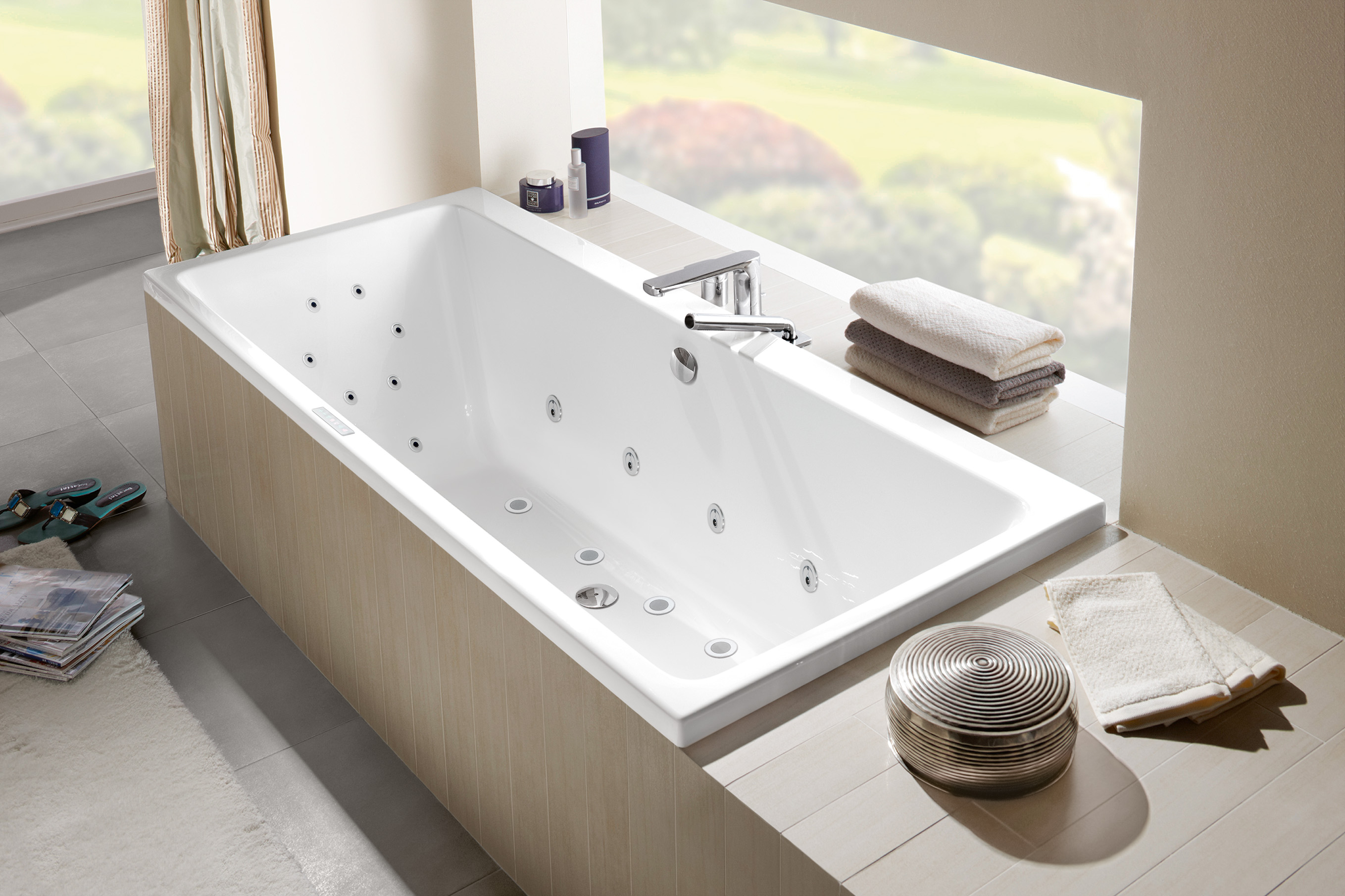 Moderne baden kunnen tegenwoordig optioneel worden uitgebreid door verschillende massagesystemen. Bad van Villeroy & Boch #whirlpool #bad #badkamer