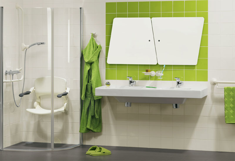 Badkamer met aangepast sanitair Handicare