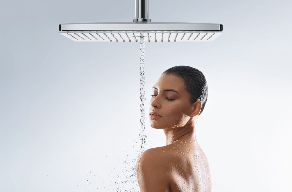 Design douche met glazen plaat - Rainmaker Select met 3 verschillende straalsoorten van Hansgrohe