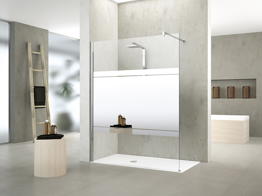 Glazen douchewand van Novellini met spiegelglas voor een extra ruimtelijk effect