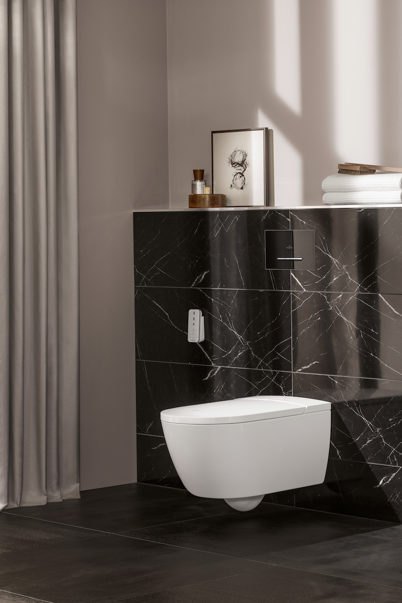 Toilet ViClean-I 100 met toiletdouche van Villeroy & Boch. Strakke lijnen en minimalistische look #toilet #badkamer